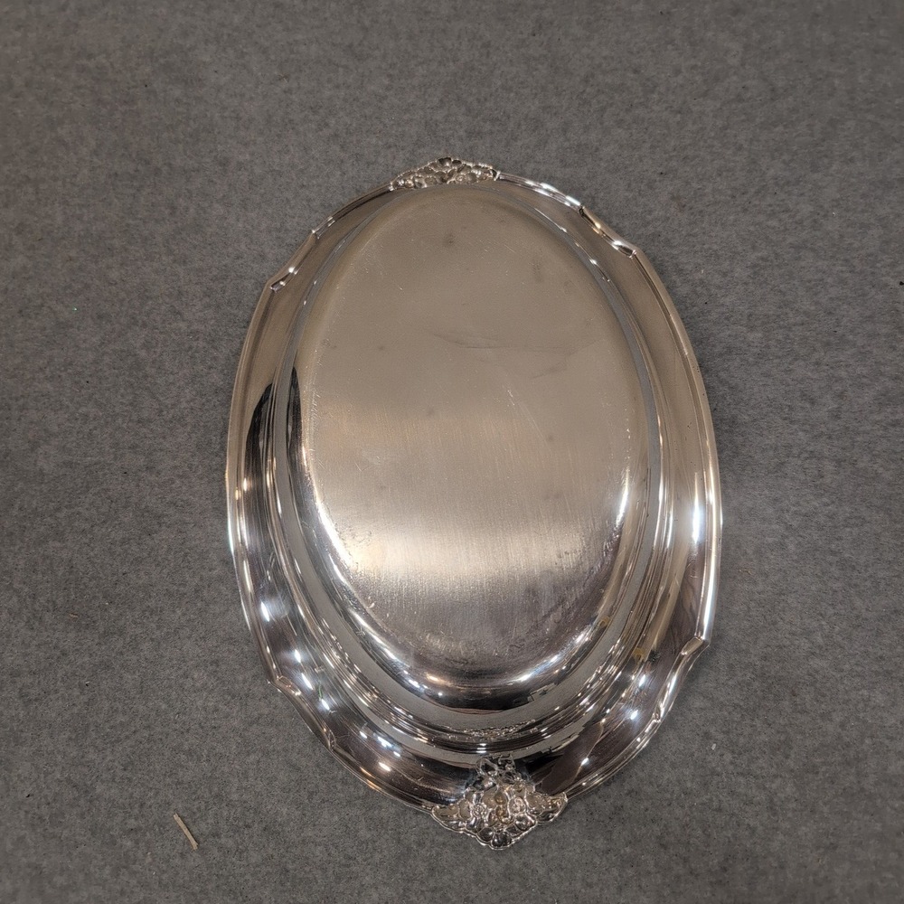 Vintage Silver Plated Oval Serving Dish Floral Relief Scalloped Rim Bowl - Picture 6 of 6